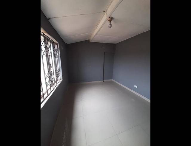 2 BEDROOM PROPERTY TO RENT IN UMLAZI K